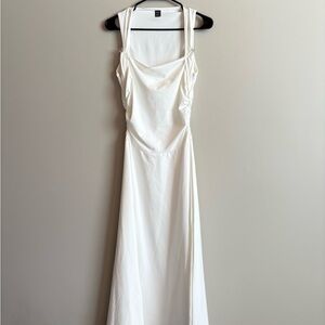Elegant White Sleeveless Dress